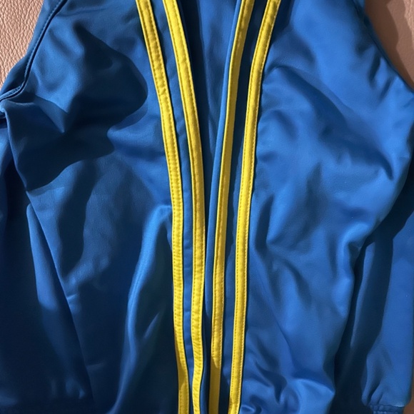 Blue and Neon Yellow Kids Adidas Set 10/12 Medium - Picture 6 of 7